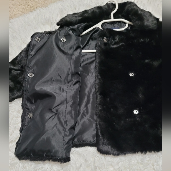 American Eagle Outfitters Faux Fur Cropped Jacket in XS - Picture 4 of 9